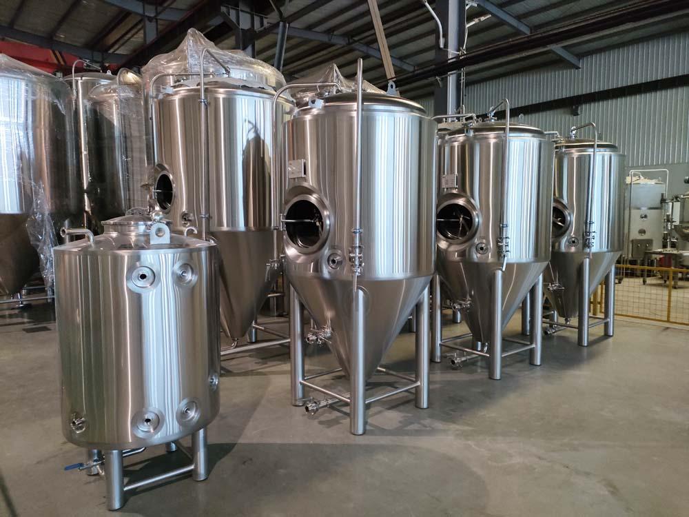<b>1000L Single wall beer fermenter</b>